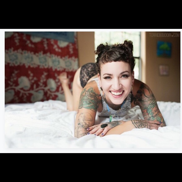 Meet your Posher, Robyn - Picture 2 of 2